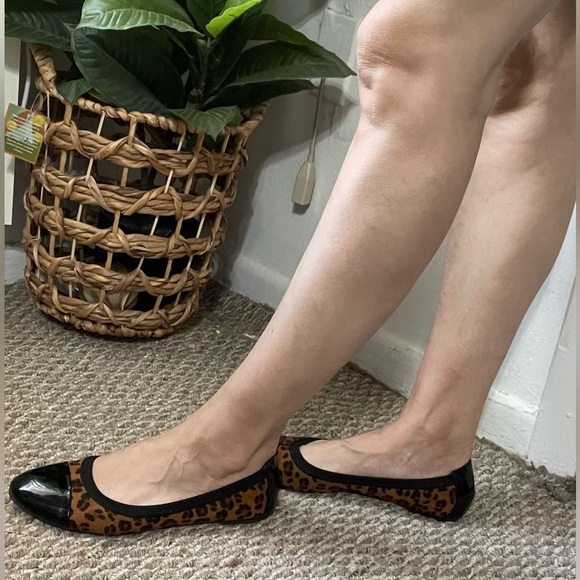 DREAM PAIRS, animal print women's flat shoes, SIZE 8.5 - Picture 10 of 17